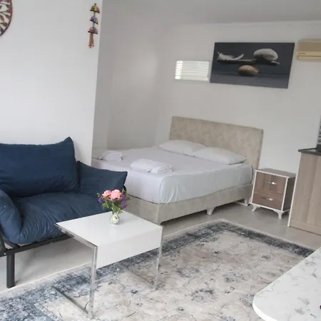 Hillside 3* Side