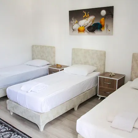Hillside Apartahotel