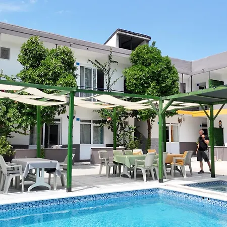 Apartahotel Hillside